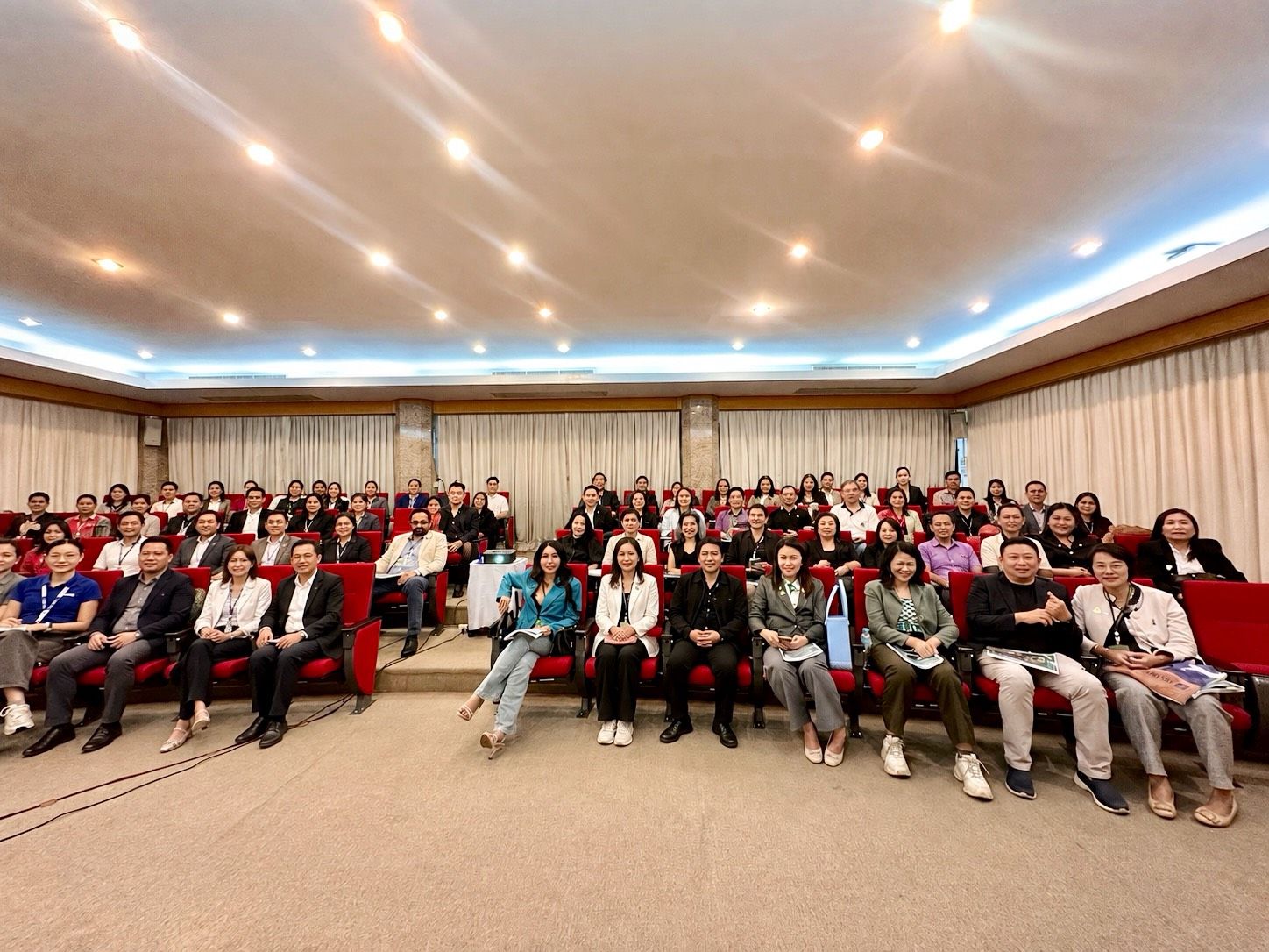 คุณชวลิต คงศักดิ์ไพบูลย์ Sales Director ของ Fast Flow Property เข้าร่วมประชุมใหญ่สามัญประจำปีสมาคมนายหน้าอสังหาริมทรัพย์ไทย
